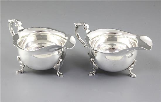 A pair of 1940s silver sauce boats, length 170mm, weight 20.2oz/631grms.